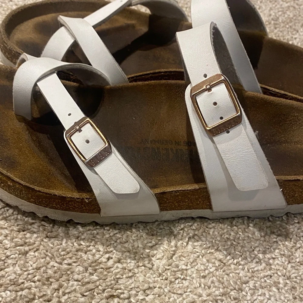 Birkenstock White Cross-Strap Mayari Sandals size 39 Regular